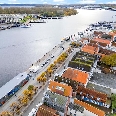 PEMATRA Haus Waterkant - FeWo Koje Lübeck Exterior foto